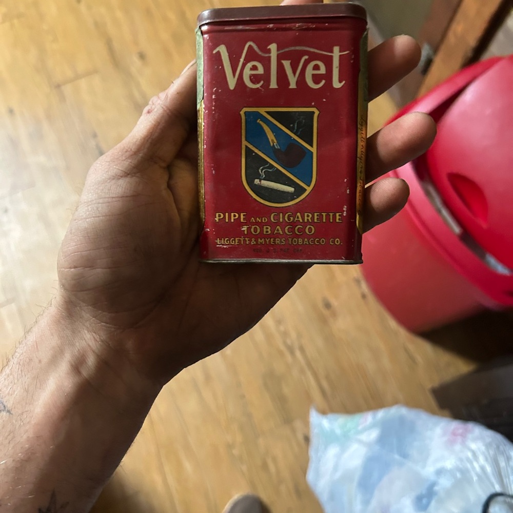 Vintage Velvet Tobacco Tin